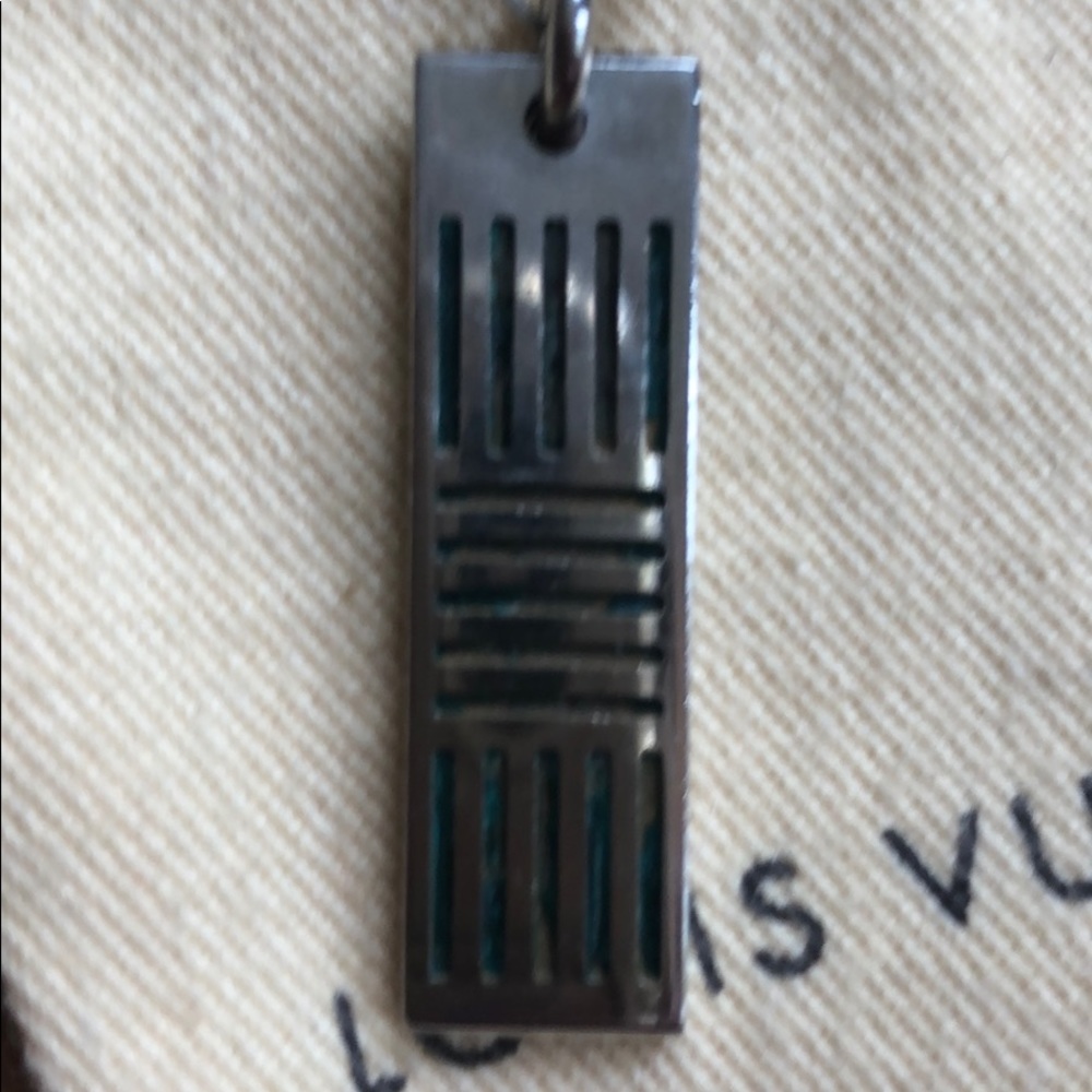 Louis Vuitton cuff bracelet and necklace set - Picture 6 of 8